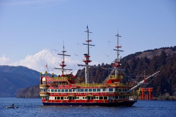 Hakone Pirate Ship